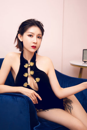变成黑皮辣妹后朋友做了的梦二季
